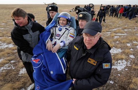 Soyuz TMA-19  Lands In Kazakhstan
