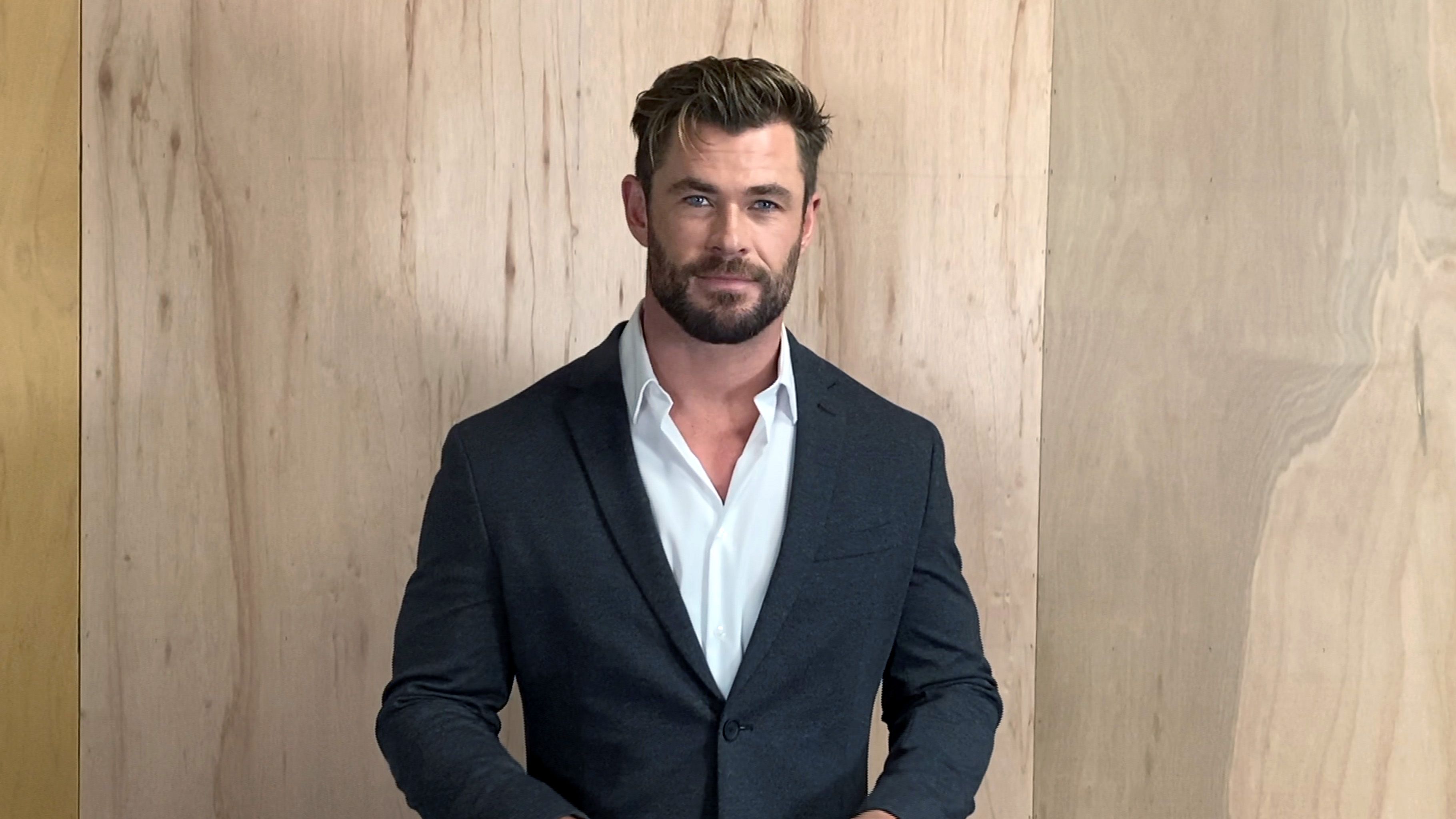 https://hips.hearstapps.com/hmg-prod/images/in-this-screengrab-chris-hemsworth-speaks-at-the-26th-news-photo-1711048221.jpg?crop=1xw:0.97315xh;center,top