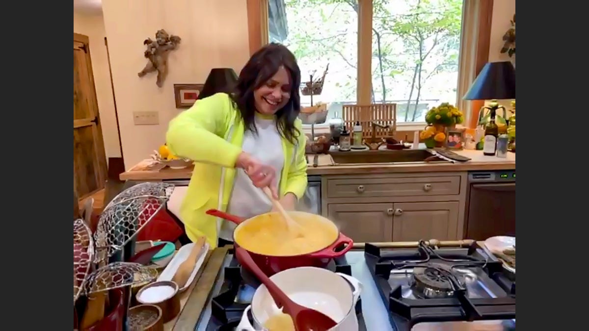 Rachael Ray Purchased A Home In Tuscany After Her House Fire