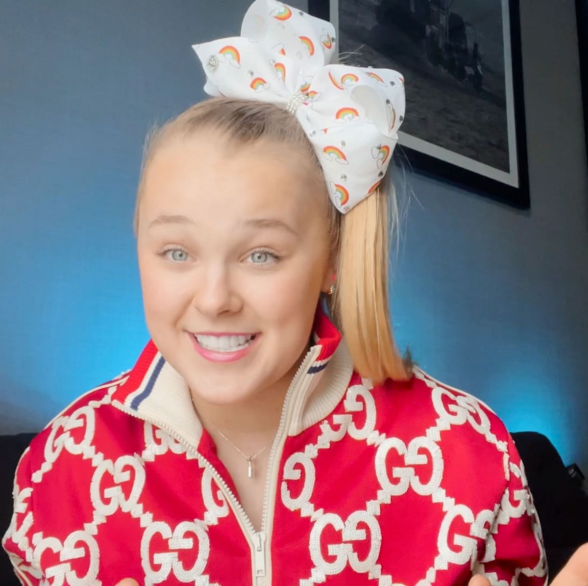 JoJo Siwa Takes Down Her Ponytail and Reveals Gorgeous Waves in
