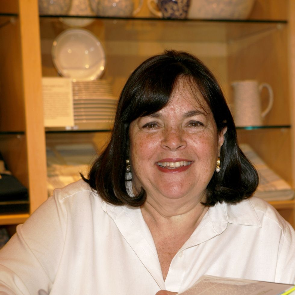 ina garten "the barefoot contessa" book signing at william sonoma in santa monica november 14, 2008