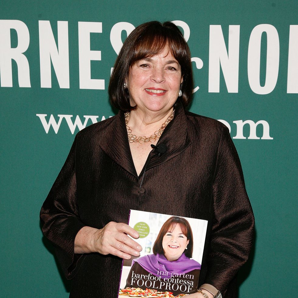 ina garten signs copies of her book "barefoot contessa foolproof: recipes you can trust"