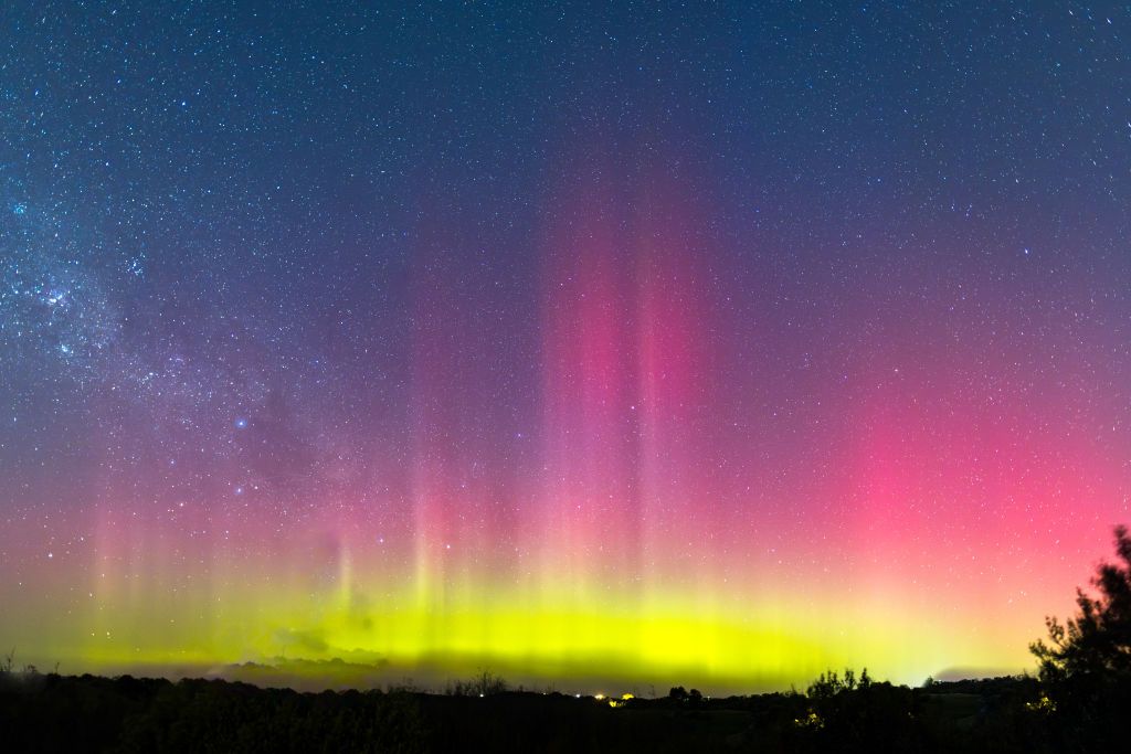 Aurora boreale sulle Alpi, le origini del raro fenomeno