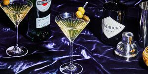 Martini glass, Drink, Distilled beverage, Stemware, Alcoholic beverage, Champagne stemware, Martini, Liqueur, Alcohol, Cocktail, 
