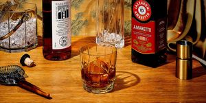 Drink, Liqueur, Alcoholic beverage, Distilled beverage, Alcohol, Whisky, Bottle, Old fashioned glass, Barware, Sazerac, 