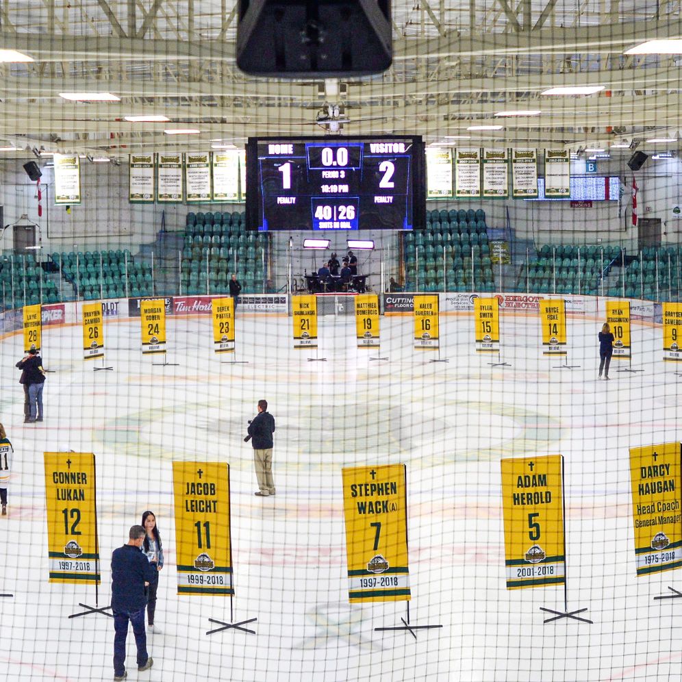 Photos mark 1st in-person reunion of all 13 survivors of 2018 Humboldt  Broncos bus crash