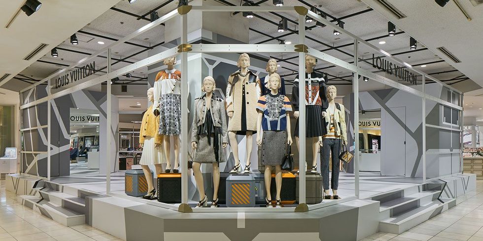 Display window, Architecture, Design, Interior design, Display case, Building, Sportswear, Ceiling, Space, Collection, 
