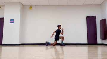 bodyweight workout, hathiramani practices reverse lunge to askip exercise