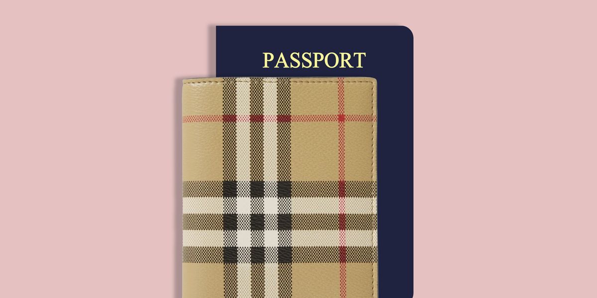 GG passport case with Interlocking G