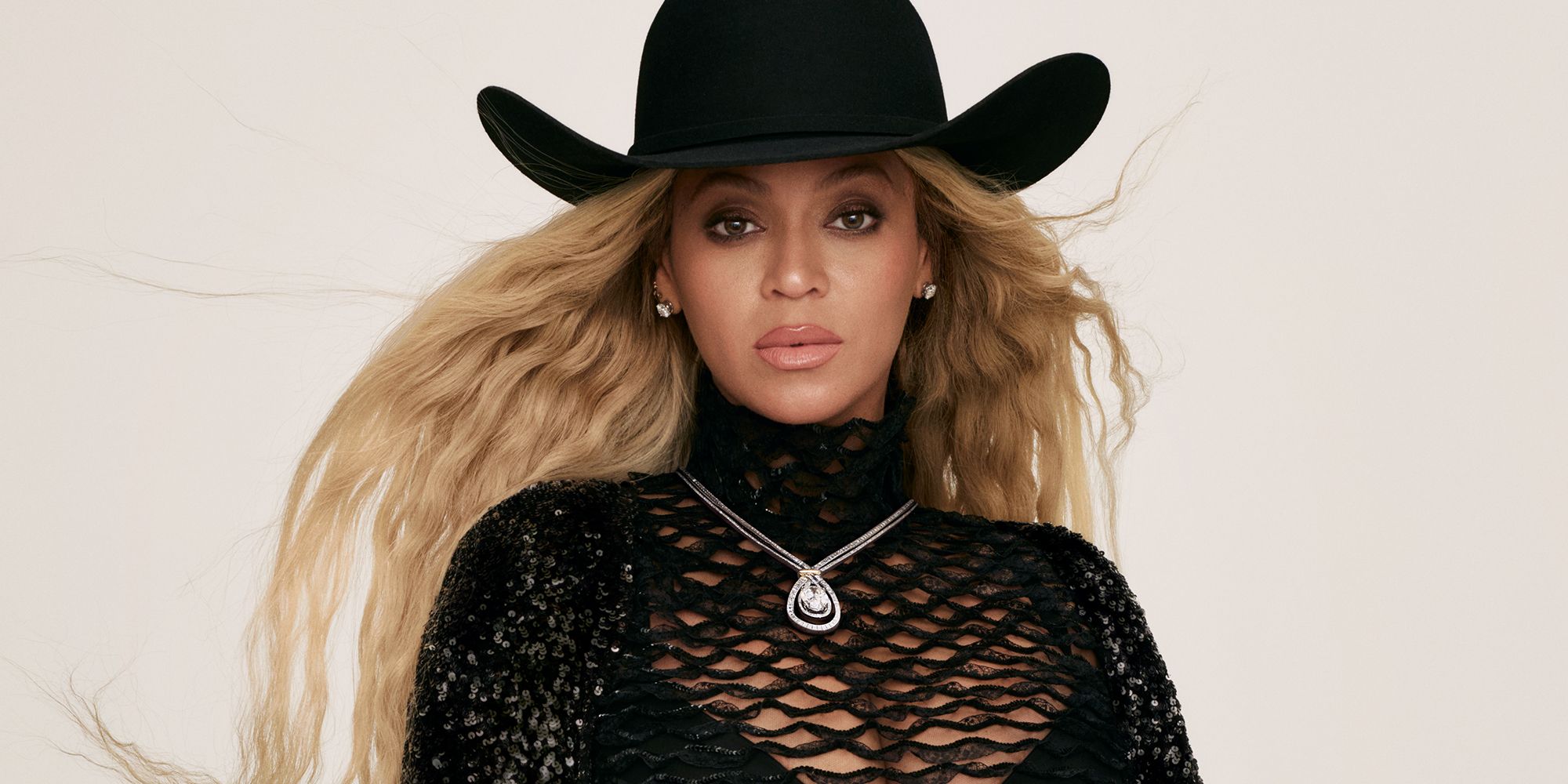 Beyoncé Wishes Fans Happy Valentine's Day in Lace Cowboy Look