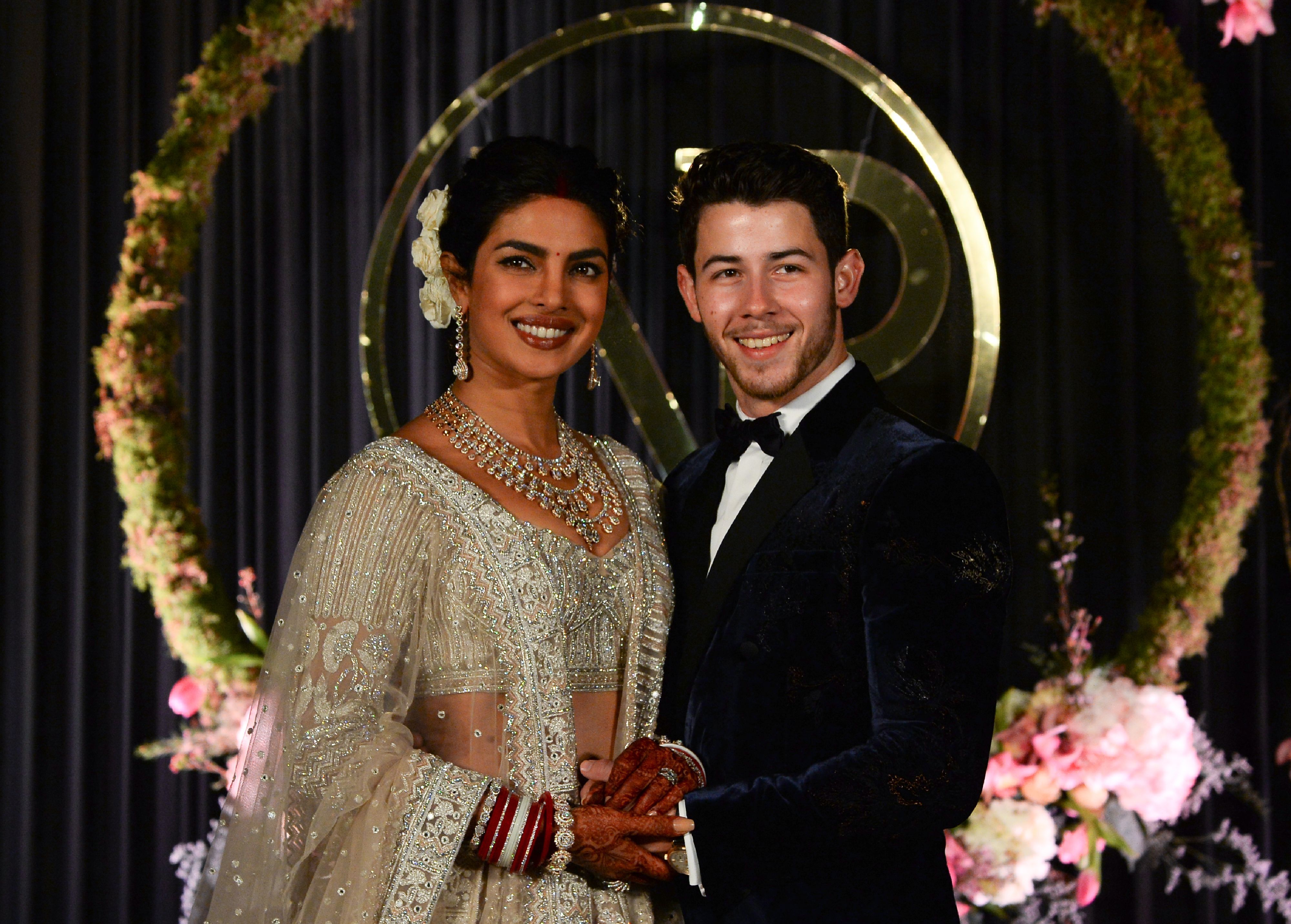 Priyanka Chopra and Nick Jonas 'have 18-FOOT CAKE' at Christian wedding in  Indian palace | Daily Mail Online