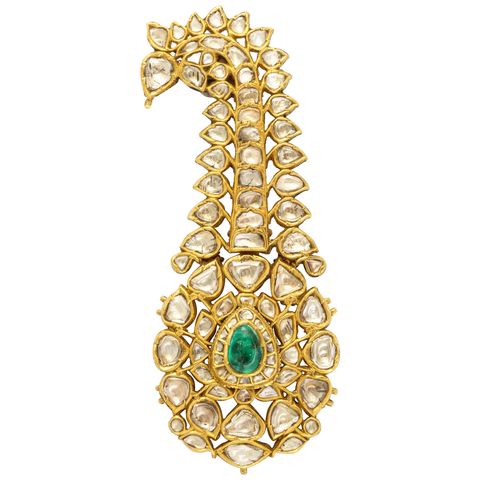 Jewellery, Fashion accessory, Body jewelry, Gold, Gemstone, Emerald, Pendant, Metal, Necklace, 