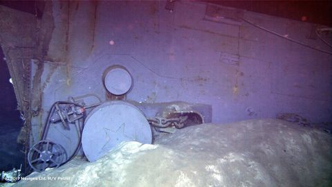 Een foto van het wrak toont de twee ankerlieren op de plecht van de USS Indianapolis