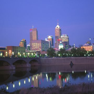 in, indianapolis, skyline from white river gardens