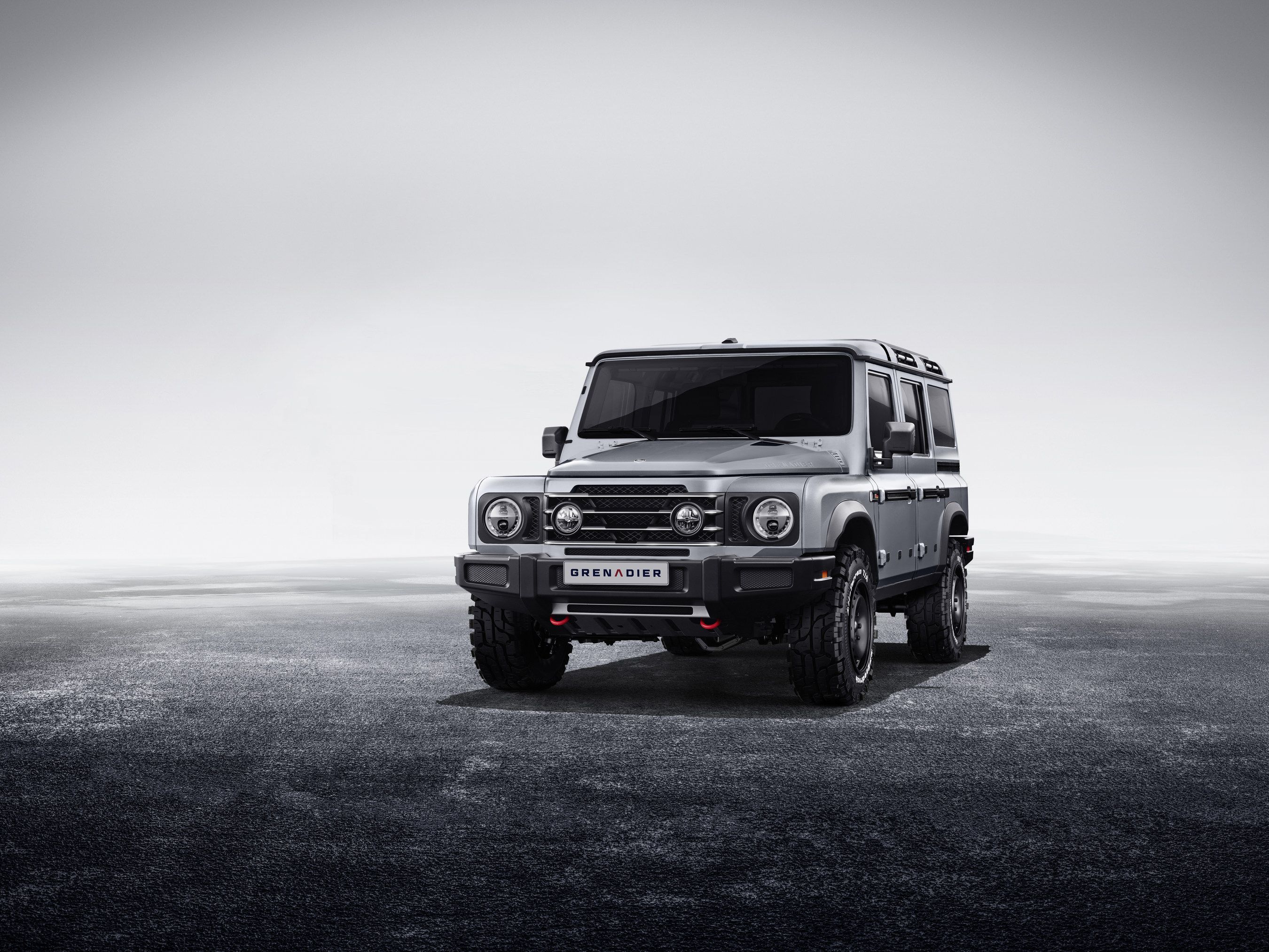 INEOS Grenadier Looks a Lot Like the Old Land Rover Defender, and That's  the Point