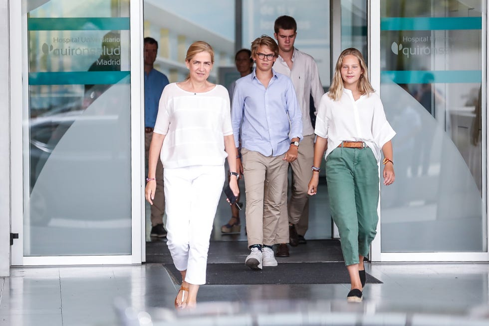 infanta cristina, rey juan carlos hospital, juan carlos operacion corazon, infanta cristina hijos, infanta cristina visita juan carlos hospital