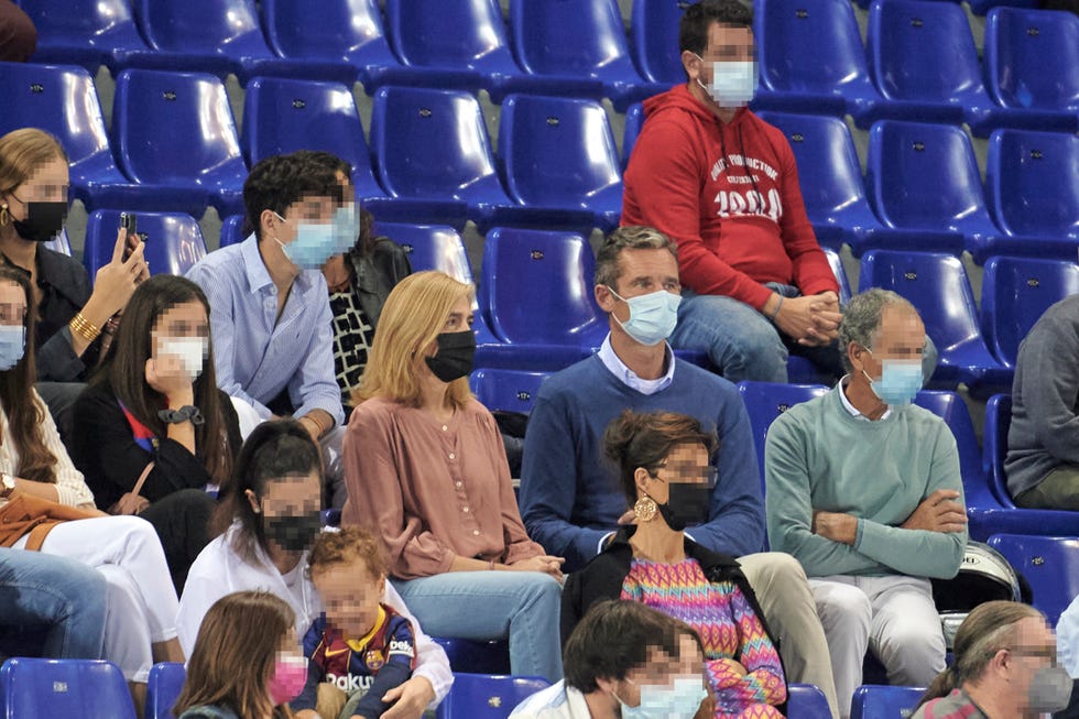 la infanta cristina e iñaki urdangarin en un partido de balonmano