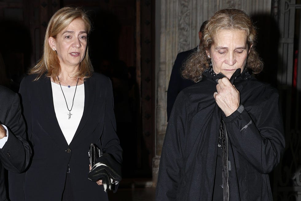 Las infantas Elena y Cristina en el funeral Germán López Madrid