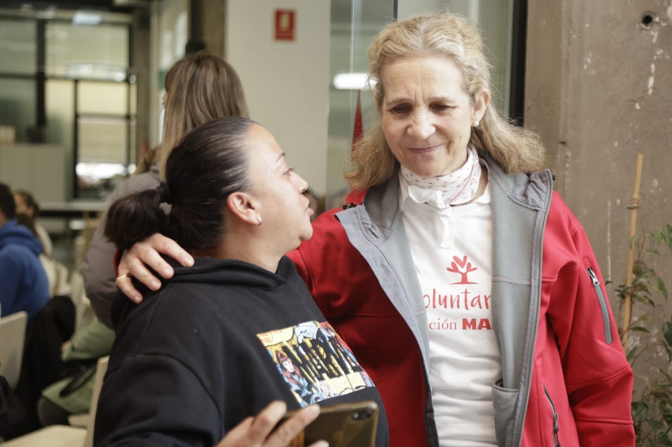 La Infanta Elena retoma la promesa de la Reina Letizia con los damnificados por la DANA