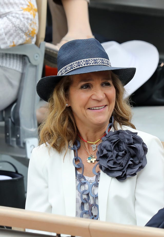 Infanta Elena corte de pelo