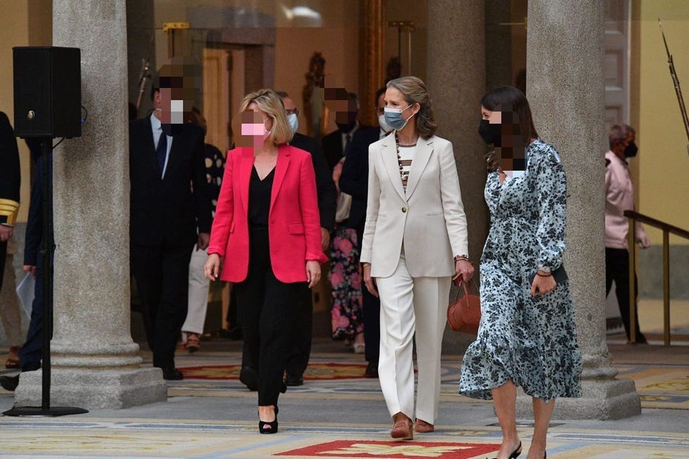 la infanta elena cambia de look