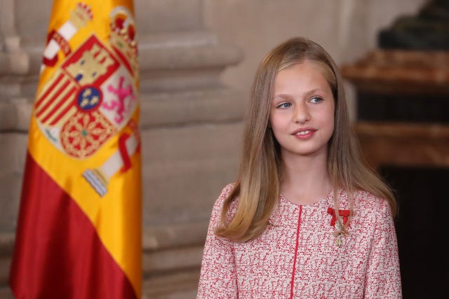 Las Infantas Sofía y Leonor en la imposición de las medallas al Mérito Civil