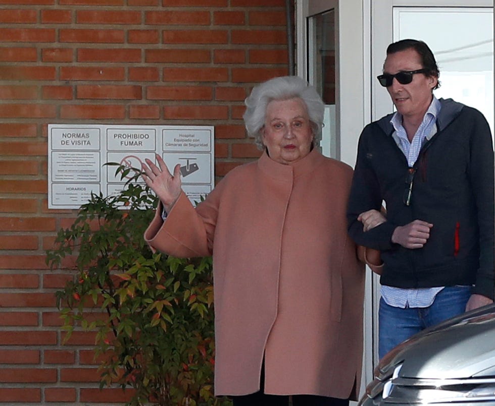 hermana del rey Juan Carlos, infanta Pilar, La infanta Pilar recibe el alta tras ser operada de urgencia, La infanta Pilar recibe el alta, La infanta Pilar ya descansa en casa tras su operación