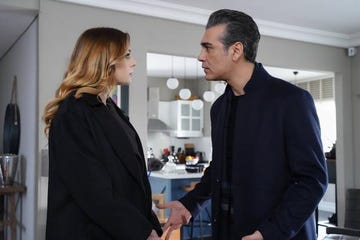 derin logra que volkan acceda a sus deseo, mientras que oculta un secreto de gran importancia para ambos y que de desvelarse pondría en peligro las ruinas de su matrimonio
