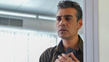volkan le dijo a asya que no quería seguir con derin sin saber que esta le estaba escuchando