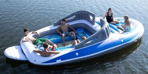 Vehicle, Water transportation, Boat, Boating, Speedboat, Inflatable boat, Recreation, Leisure, Watercraft, Fun, 