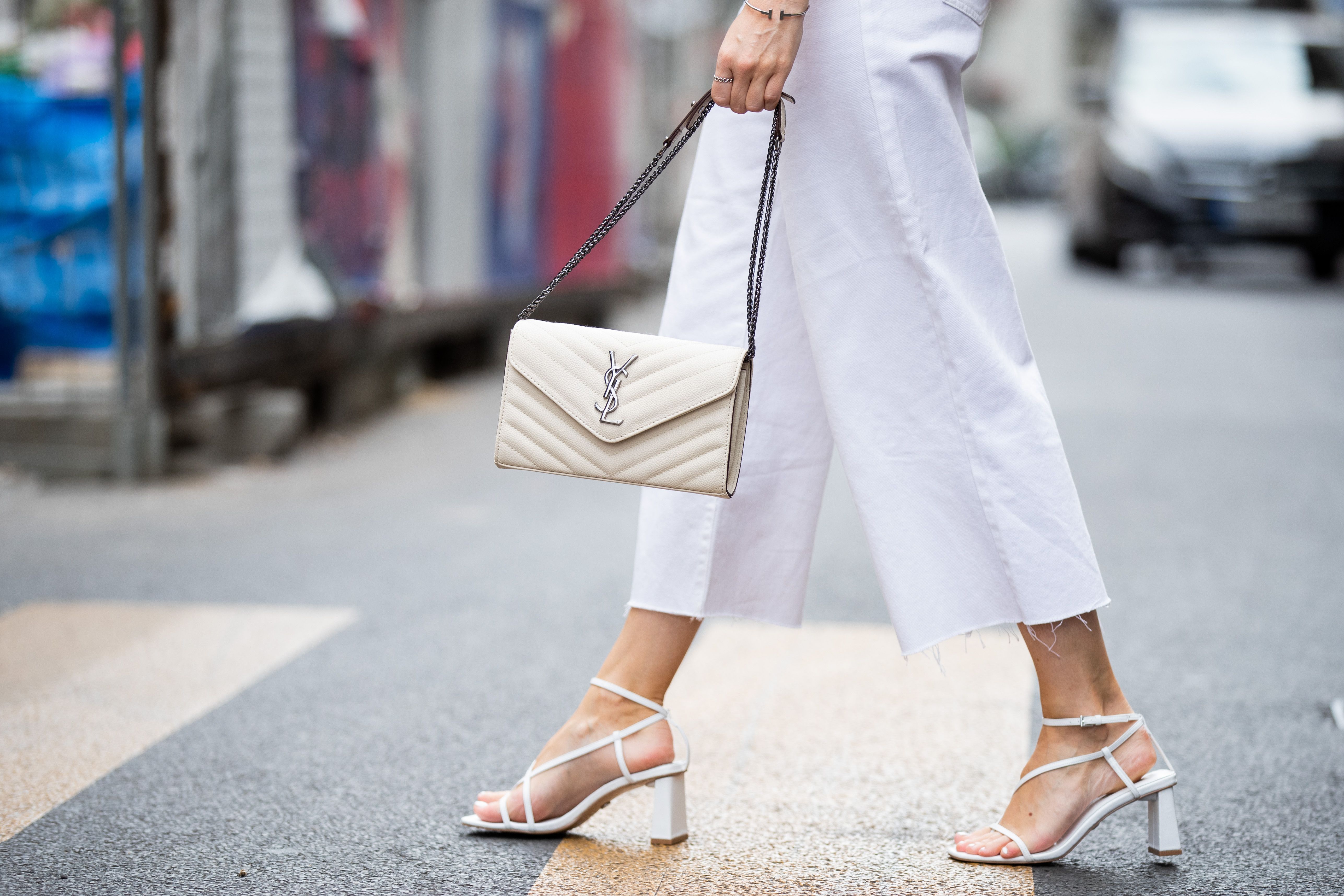Una instagramer y un reto: 7 looks con los mismos culottes blancos
