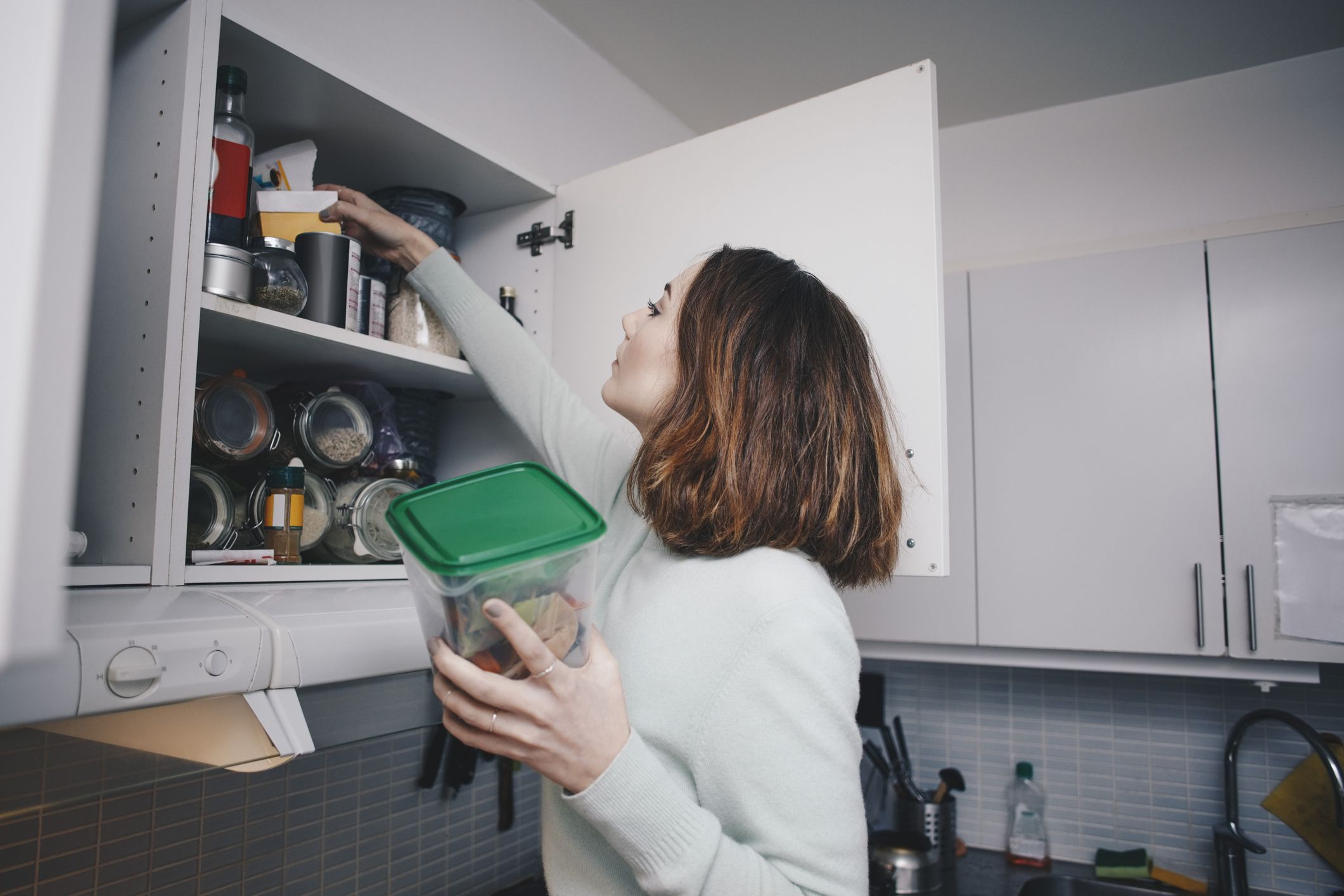 How to Clean the Inside of a Fridge in 4 Easy Steps