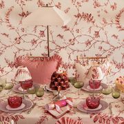 Pink, Sweetness, Decoration, Design, Tableware, Textile, Peach, Interior design, Table, Centrepiece, 