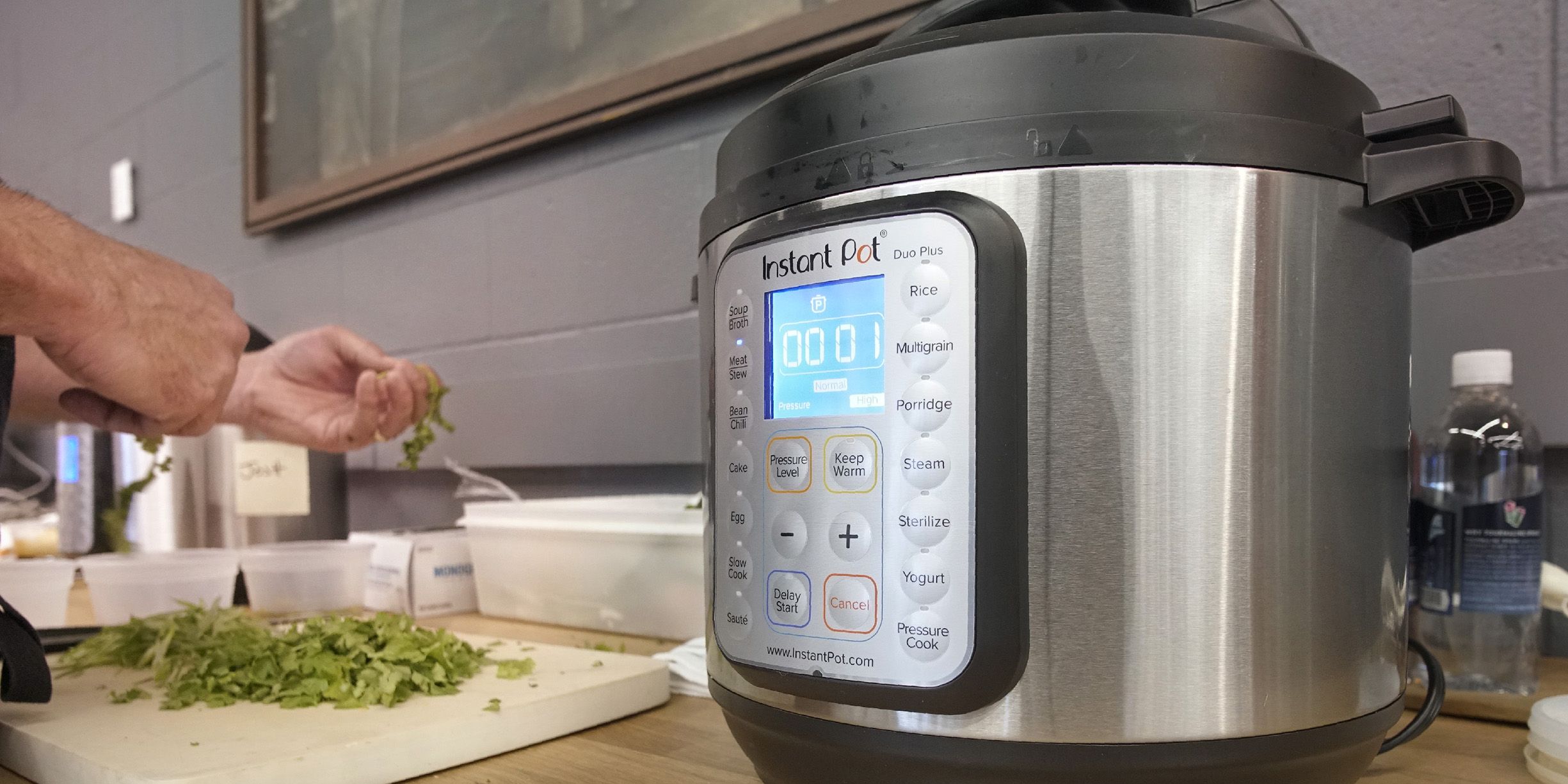 What is the procedure to eliminate odors from sealing ring of Instant Pot  Duo Plus?