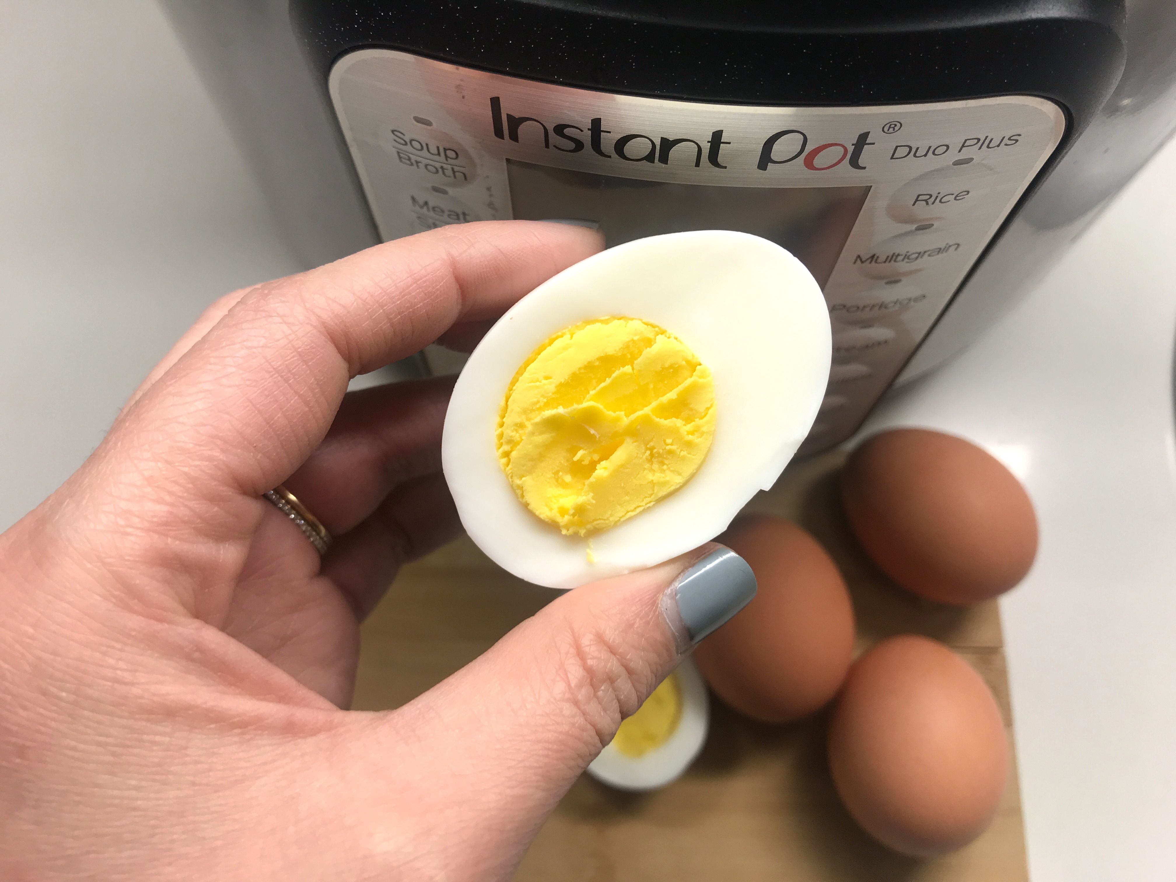 Verhoogd Onverschilligheid Zeeslak The Instant Pot Eggs 5-5-5 Method - How To Make Hard Boiled Eggs In An  Instant Pot
