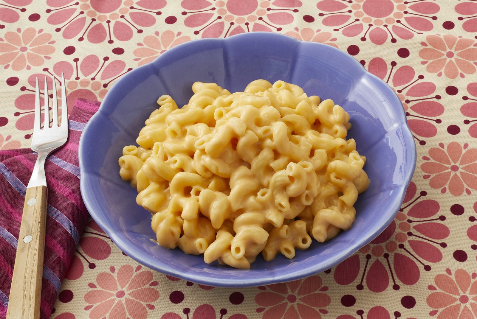 https://hips.hearstapps.com/hmg-prod/images/instant-pot-mac-and-cheese-1653591467.jpg
