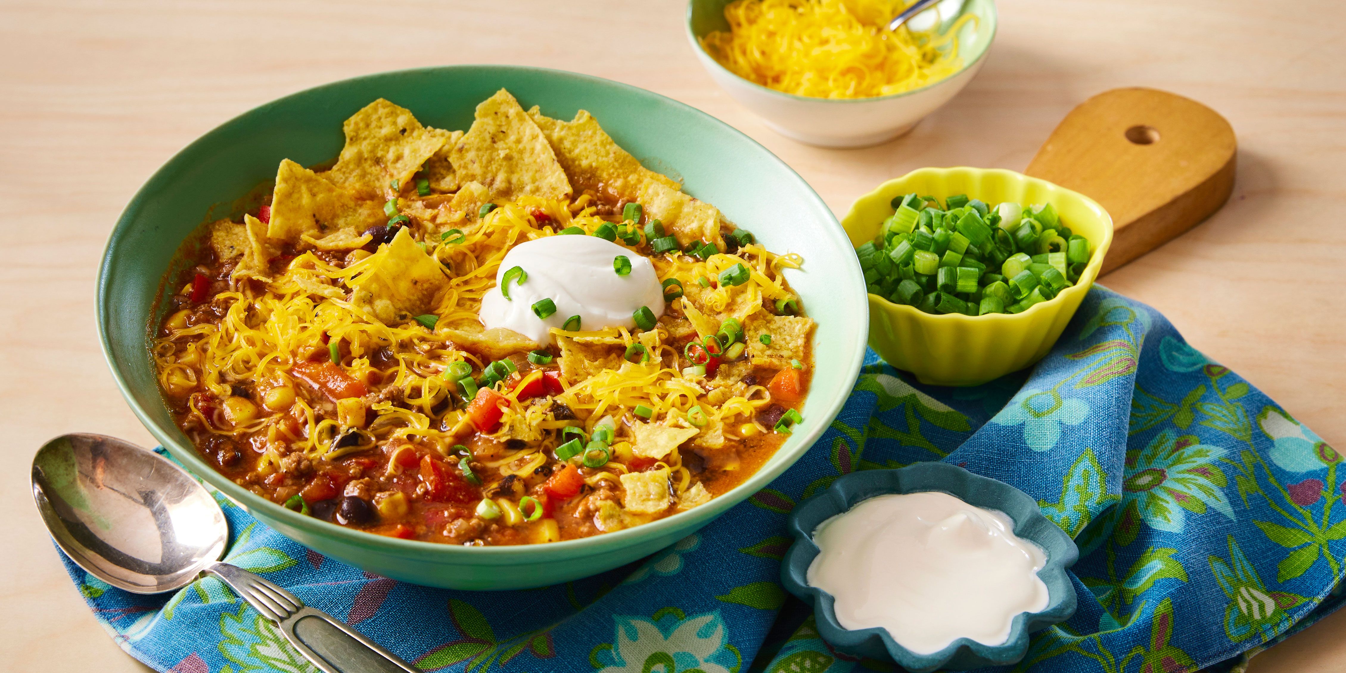 https://hips.hearstapps.com/hmg-prod/images/instant-taco-soup-recipe-2-1665082077.jpg