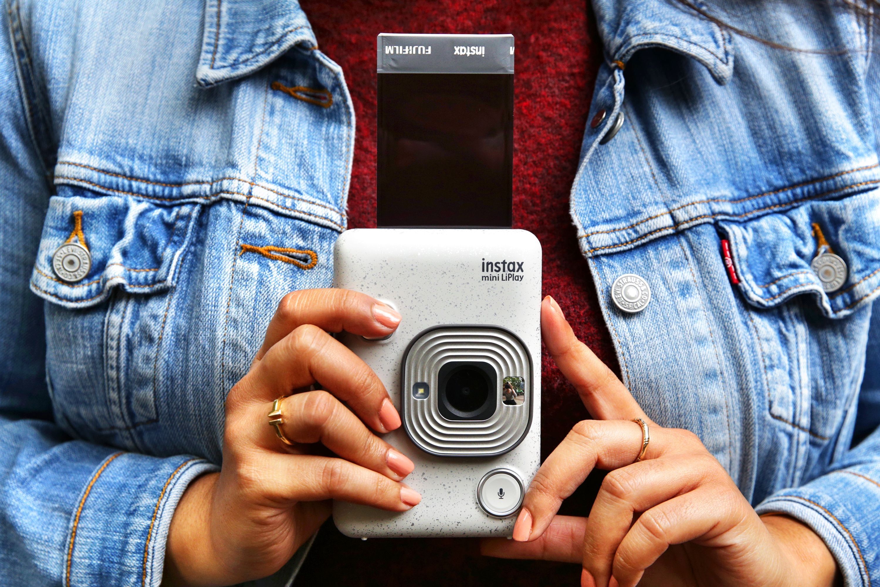 Fujifilm Instax Mini LiPlay Hybrid Instant Camera Launched in