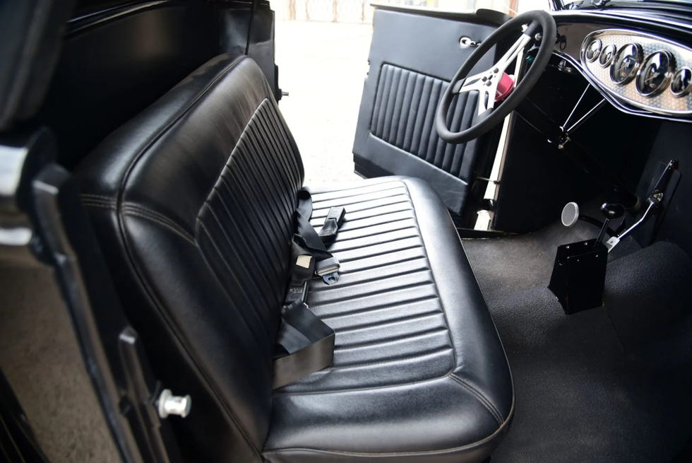 interior-ford-pickup-1668781954.jpg?crop