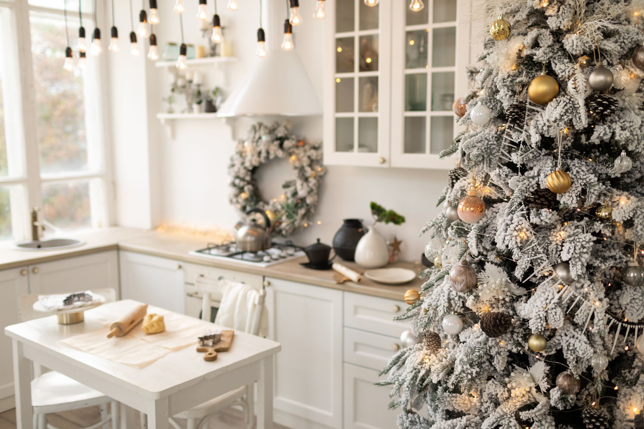 20+ Christmas Kitchen Decor Ideas - How to Decorate Your Kitchen ...