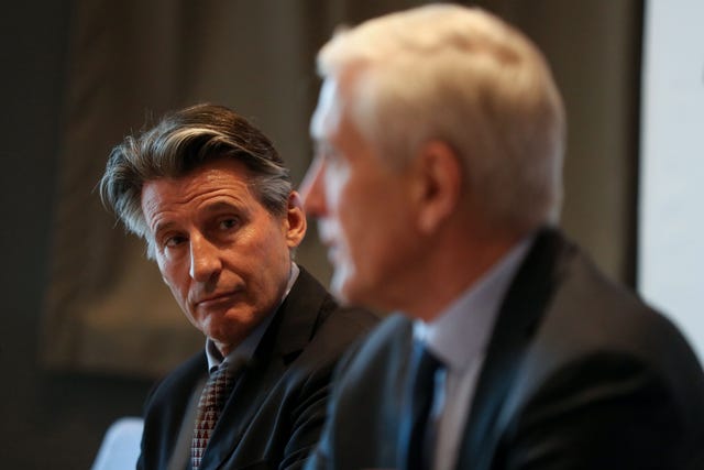 sebastian coe en una rueda de prensa sobre el dopaje de estado de rusia