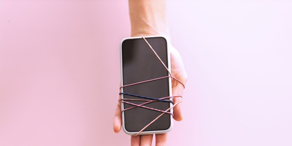 The Science Behind Grayscale Mode Is Strong. Why Your Brain Needs This Digital Detox.