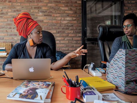 Anne Mazimhaka links is medeoprichter van Illume Creative Studio De studio streeft naar een andere beeldvorming over Rwanda vooral op het internet Hiervoor ontwikkelen ze marketingmateriaal en videos en organiseren ze evenementen