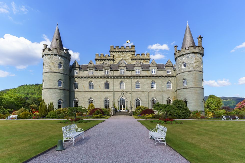 inveraray castle is a country house near inveraray in the county of argyll , scotland