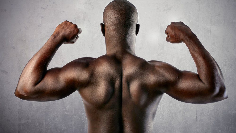 Strong back. Сильный черный. Черные сильные мужчины. Голов сильного человека. Африканцы мужчины.