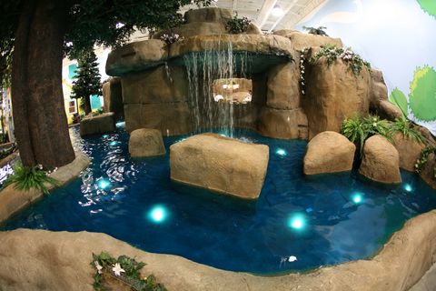 Water feature, Water, Backyard, Swimming pool, Rock, Pond, Tree, Leisure, Fountain, Watercourse, 