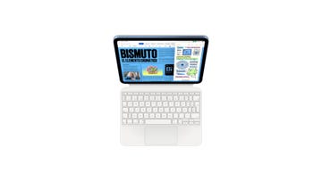 imagen de un ipad 2025 con teclado magic keyboard