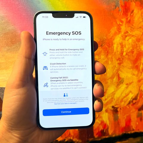 emergency sos feature on apple iphone 14
