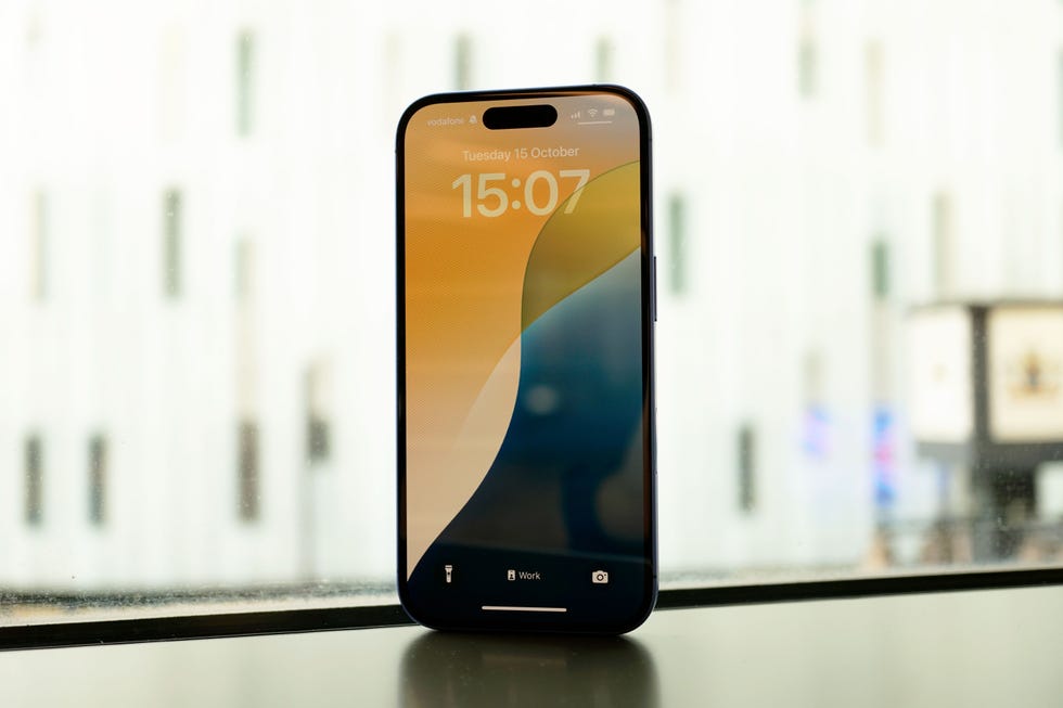 apple iphone 16 review