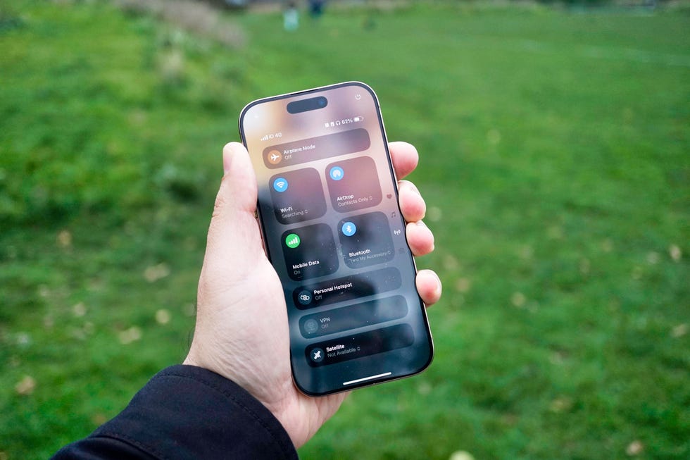 apple iphone 16 pro
